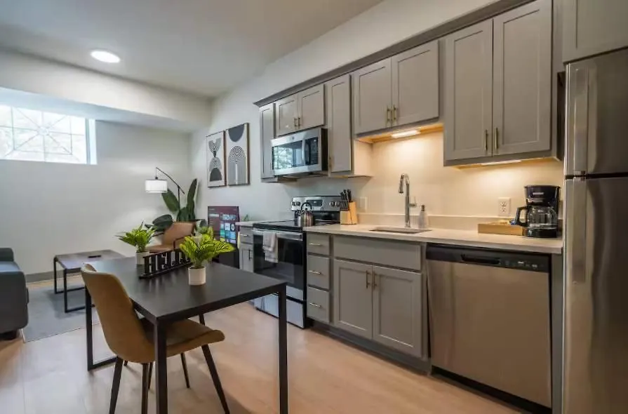Apartment Best Derby Location 9-Mins To Churchill Downs Louisville